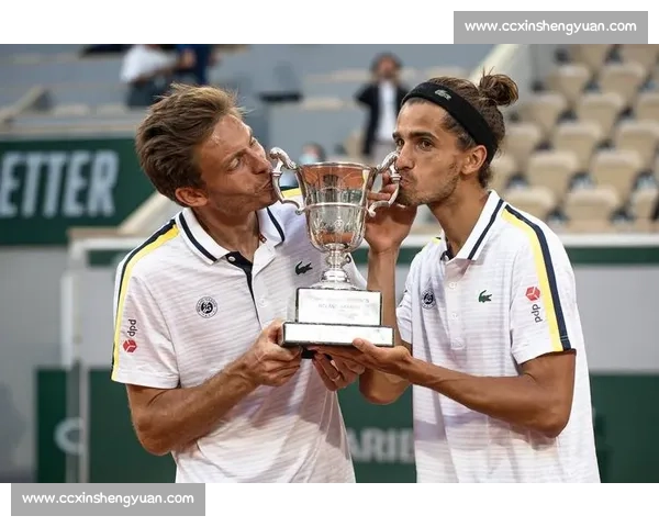 告别与新生,法网冠军榜见证巨星的落幕与王者的登基 告别与新生,法网冠军榜见证巨星的落幕与王者的登基